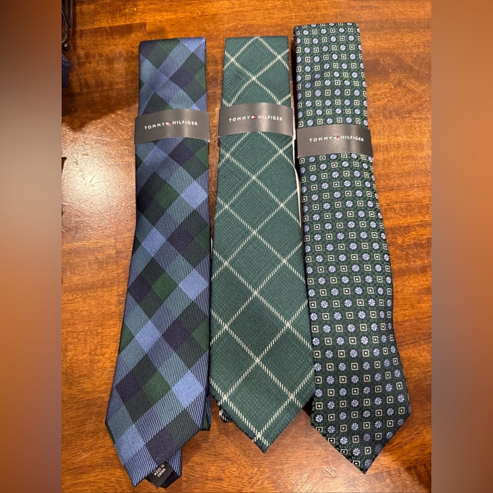 Tommy Hilfiger Blue and Green Ties mrsp 69.50
Each